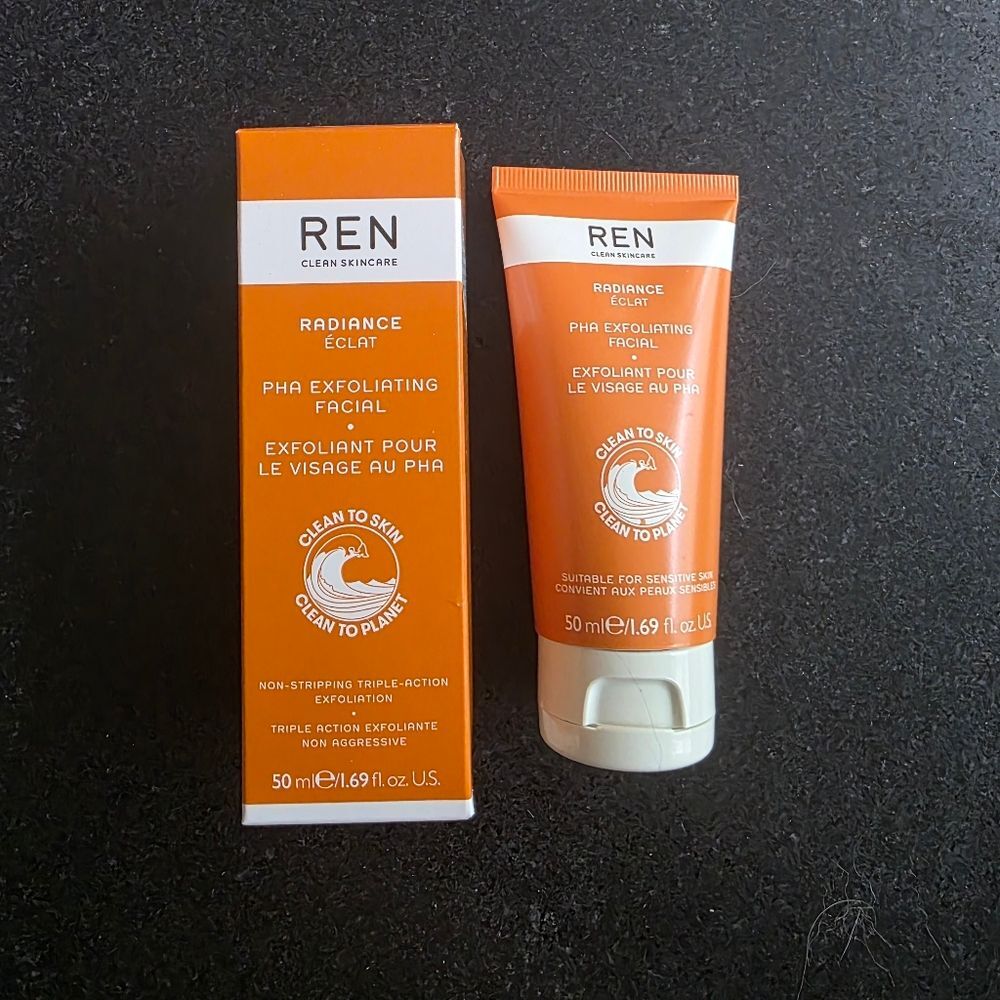 New REN PHA Exfoliating Facial Scrub